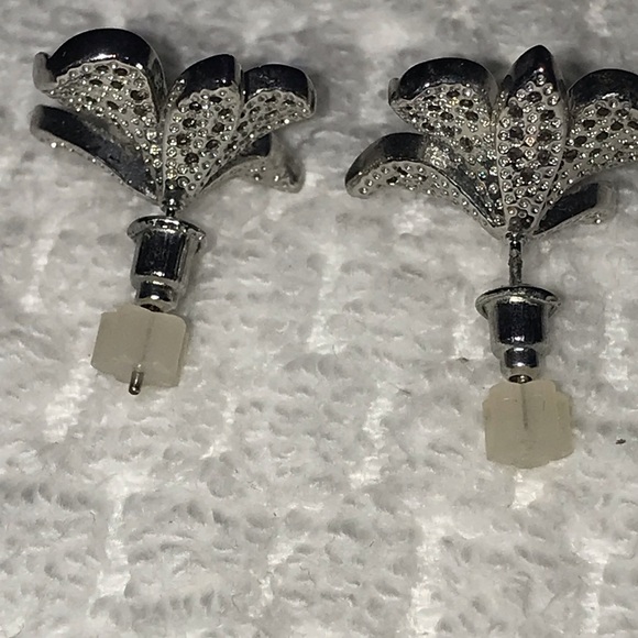 Silver rhinestone earrings - Picture 4 of 6